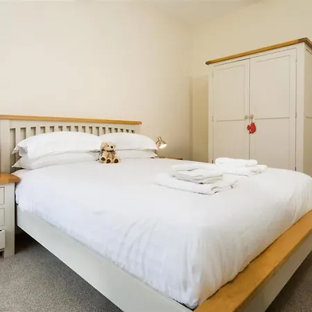 Waterfoot - M.y Raven Sleep 8 Dacre (Cumbria)